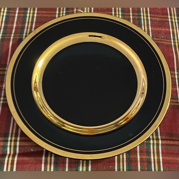 Black China lunch plate with gold trim - Picture 1 of 2